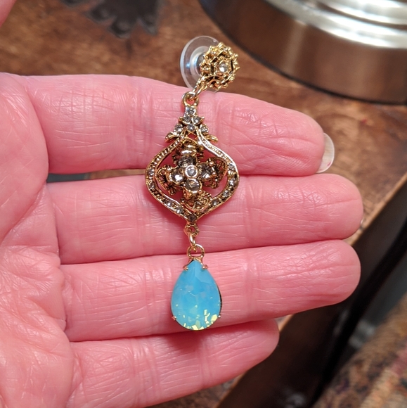 Miss Ellie NYC Chandelier Drop Earrings gold tone - Picture 2 of 6